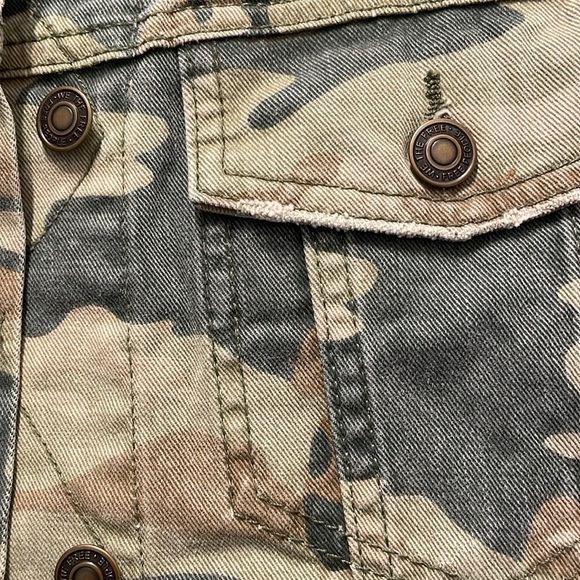 Free People Camo Denim Jacket size XS - Picture 5 of 16